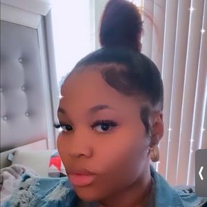 Meet your Posher, Zakira